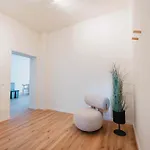 公寓 Staylight Mit 2 Schlafzimmern, Designermoebel Und Fruehstueck