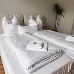 公寓 Staylight Mit 2 Schlafzimmern, Designermoebel Und Fruehstueck 策勒