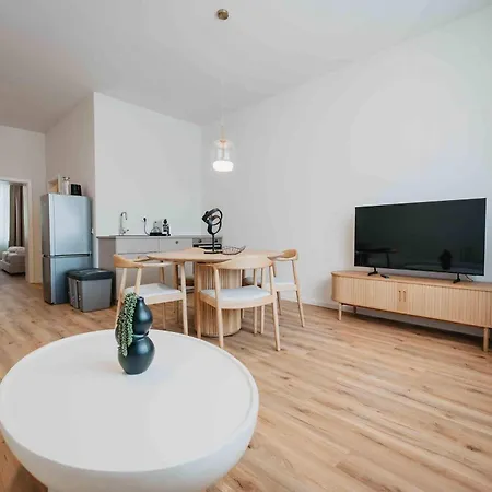 Apartment - 2 Schlafzimmer, Designermöbel Und Frühstück